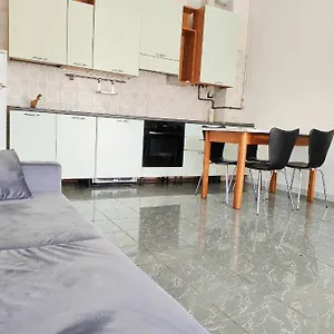 https://residenzapoloni.italymilanhotels.net